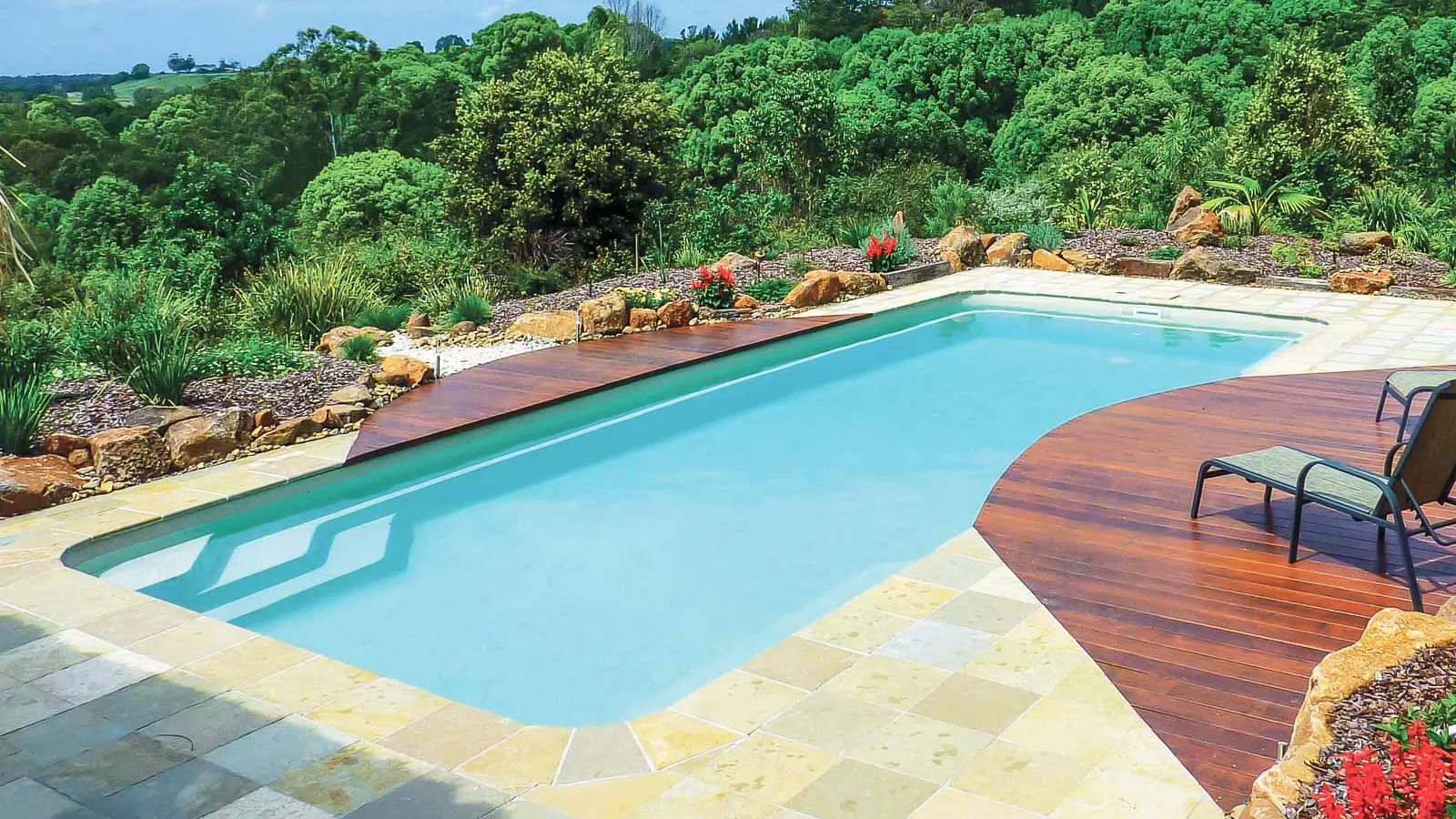 The Moroccan™, a fiberglass pool design manufactured by Leisure Pools