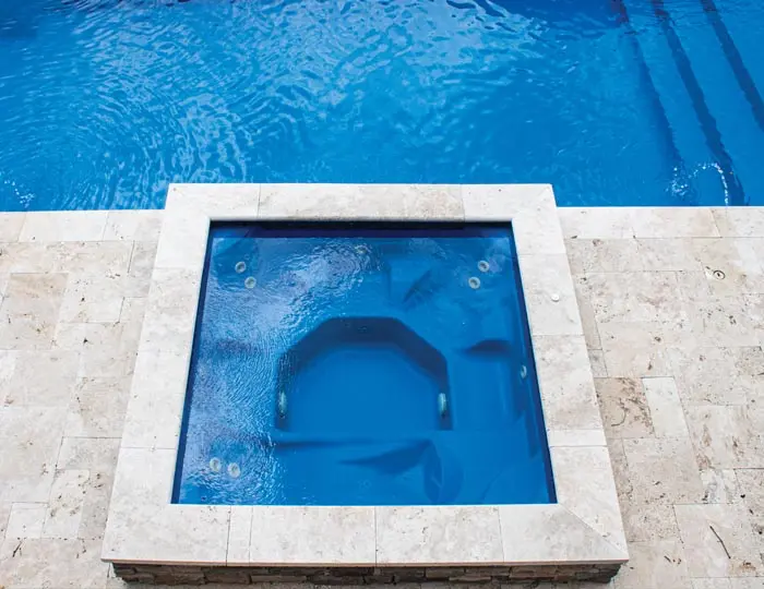 Diagram showing the fiberglass spa features of The Sorrento™